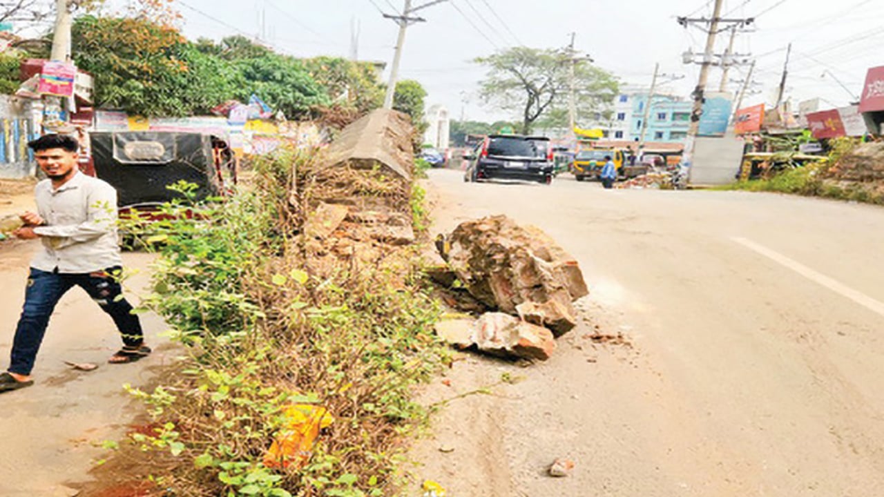 সোনারগাঁয়ে ধ্বংসের পথে ৫০০ বছরের পুরোনো সেতু