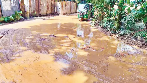 বৃষ্টি হলেই বাড়ে দুর্ভোগ
