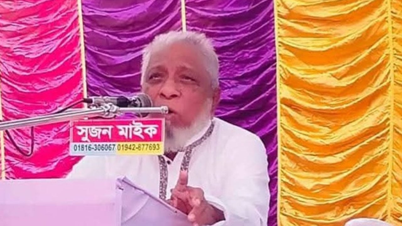 স্মার্টফোন ছেড়ে বাটন ফোন ব্যবহারের আহ্বান জানালেন সন্দ্বীপের এমপি