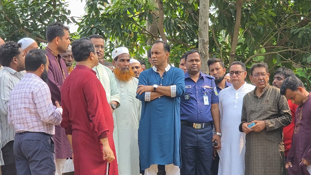ঠিকাদারের কাছ থেকে কমিশন নেওয়ার দিন শেষ: ডেপুটি স্পিকার