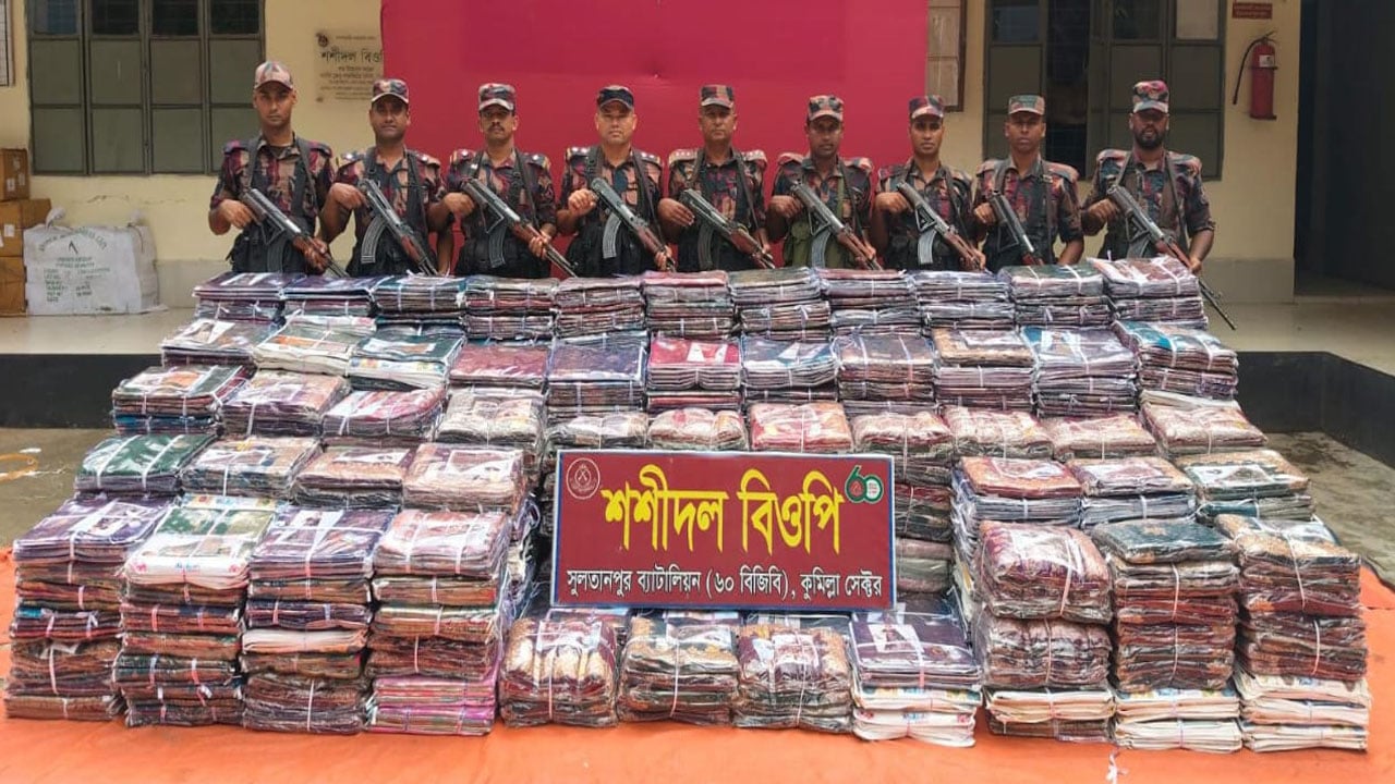 পৌনে দুই কোটি টাকার ভারতীয় শাড়ি জব্দ