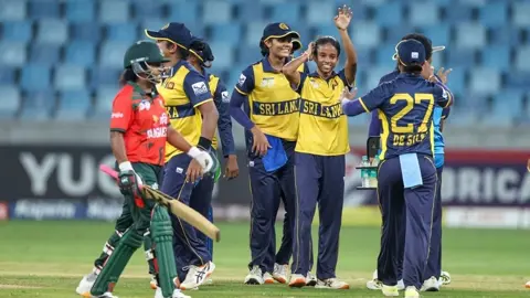 ব্যাটিং ব্যর্থতায় শ্রীলঙ্কার কাছে হারল বাংলাদেশ