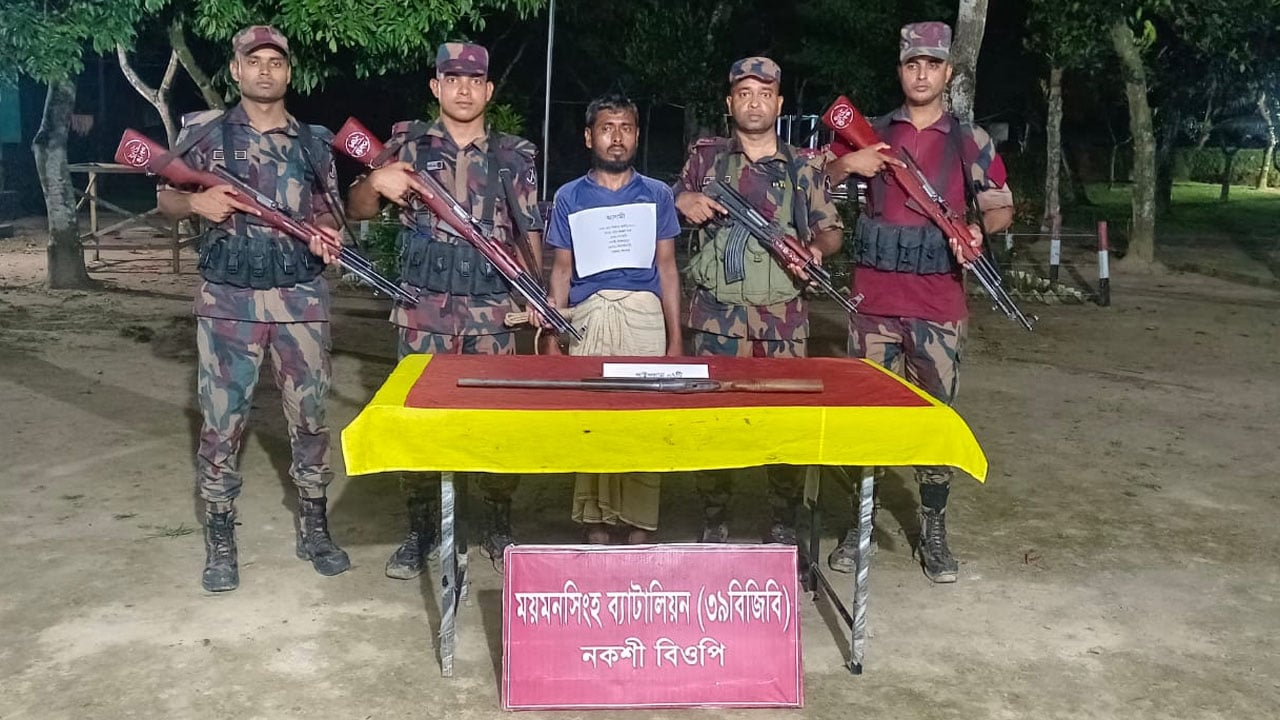 ঝিনাইগাতী সীমান্তে পাইপগানসহ যুবক আটক