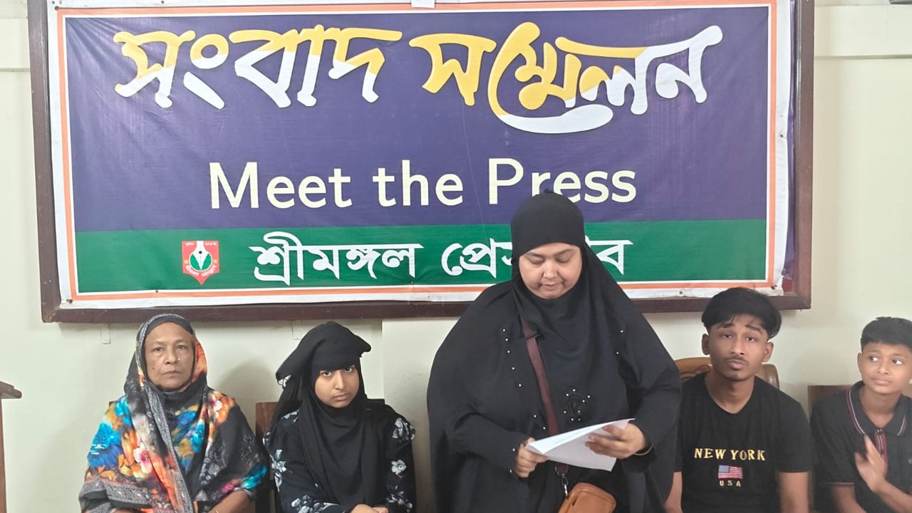 স্বামীর সম্পত্তির অধিকার না পেয়ে সংবাদ সম্মেলনে প্রতিবন্ধী রহিমা