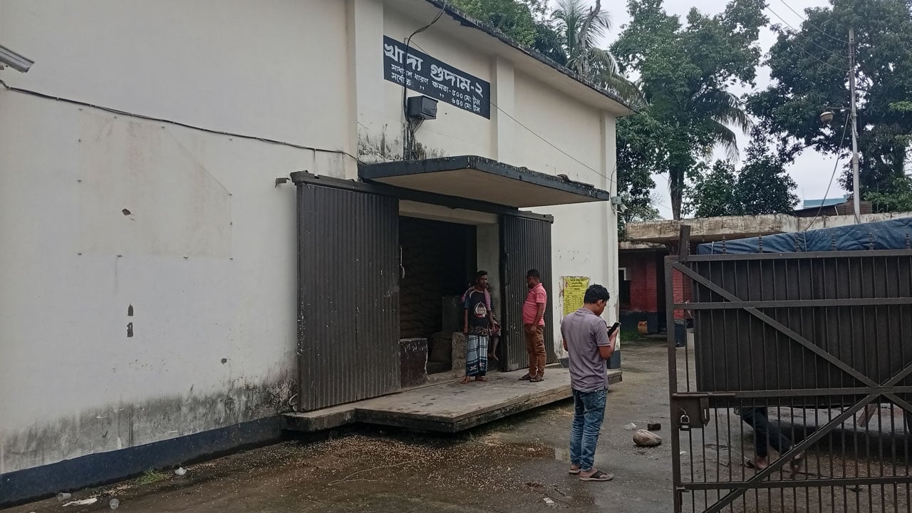 বৈরী আবহাওয়ায় মৌলভীবাজারে ধান সংগ্রহ শুরু হয়নি