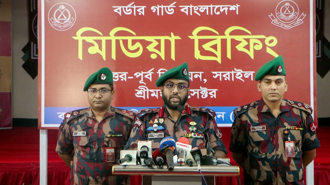 মৌলভীবাজারের সীমান্তে ৮৩০ কোটি টাকার ভারতীয় চোরাই পণ্য জব্দ