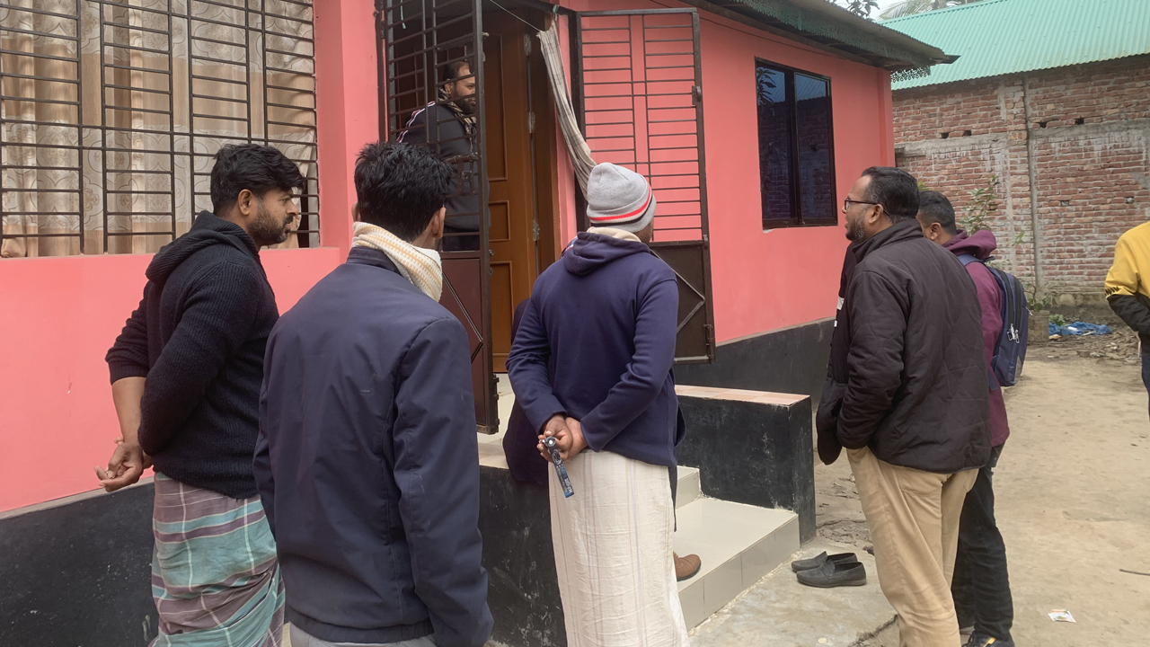 খাবারের সঙ্গে নেশা জাতীয় দ্রব্য মিশিয়ে নগদ টাকা, স্বর্ণালঙ্কার লুট