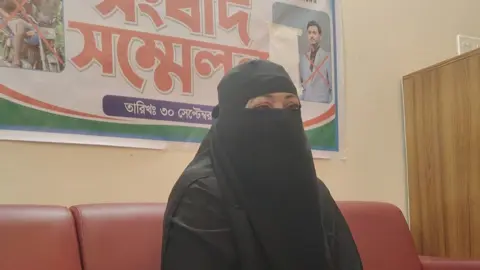 অস্ত্রের মুখে কলেজছাত্রীকে অপহরণ ছাত্রদল নেতার, মেয়েকে ফিরে পাওয়ার আকুতি মায়ের 