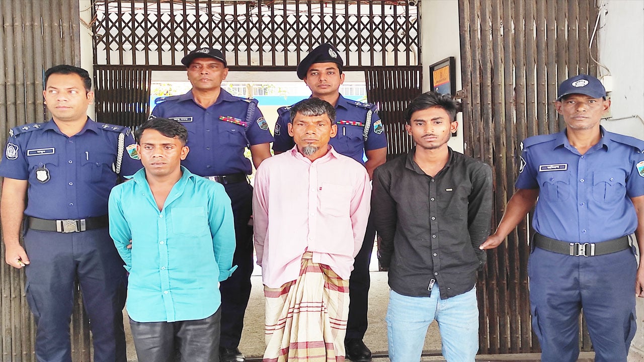 সিরাজগঞ্জে পুলিশ সুপার পরিচয়ে প্রতারণা, গ্রেপ্তার ৩