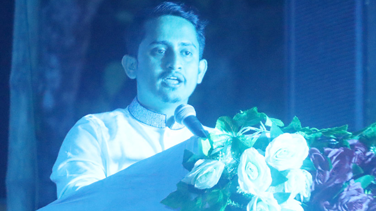 পুলিশের হেলিকপ্টারে মাগুরা গিয়ে ভাইরাল সারজিসরা, ফেসবুকে নিজের ব্যাখ্যা