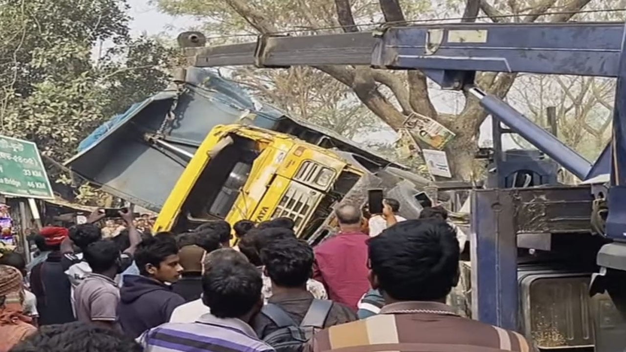 কাজিপুরে গাছে ধাক্কা লেগে ট্রাক চালক নিহত