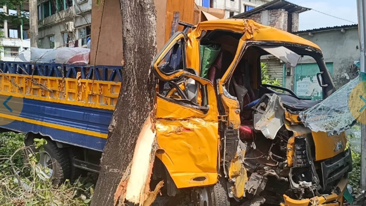 দুমকিতে সড়ক দুর্ঘটনায় পথচারী নিহত