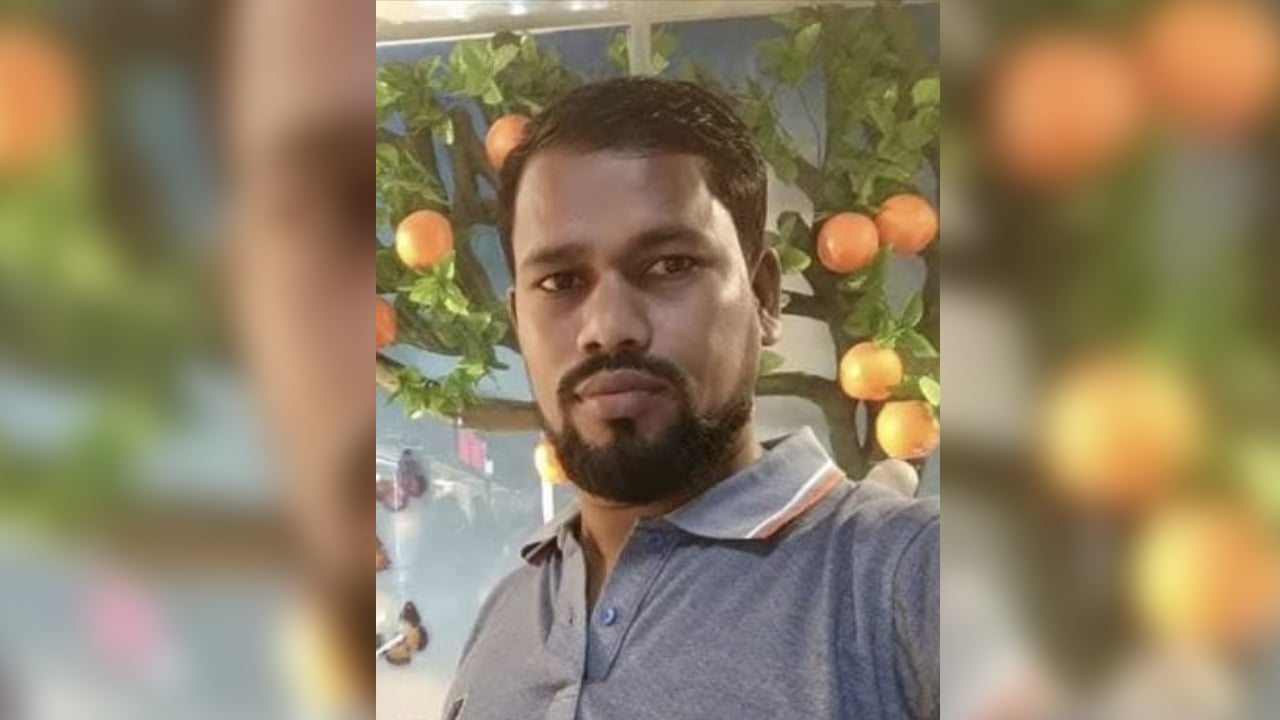 চাঁদাবাজির অভিযোগে পৌর শ্রমিক দলের আহবায়ক গ্রেপ্তার