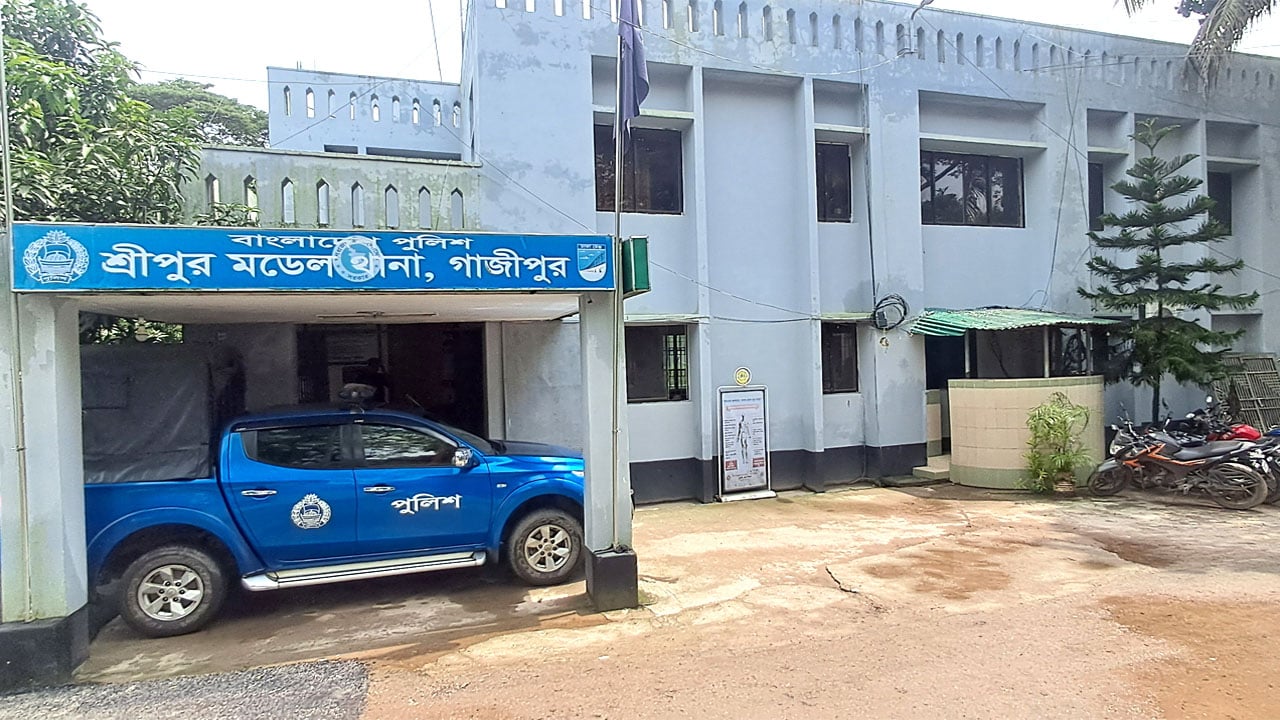 শ্রীপুরে ছুরিকাঘাতে স্ত্রীকে হত্যা, স্বামী পলাতক