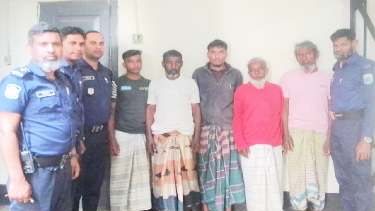 জমি নিয়ে বিরোধে ভ্যানচালক হত্যা, গ্রেপ্তার ৫