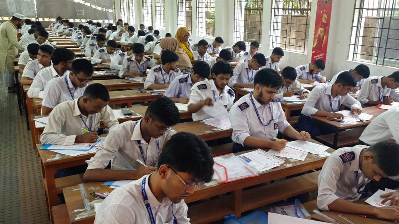 পরীক্ষার্থীদের মানসিক স্বাস্থ্যের পরিচর্যা নিতে হবে যেভাবে