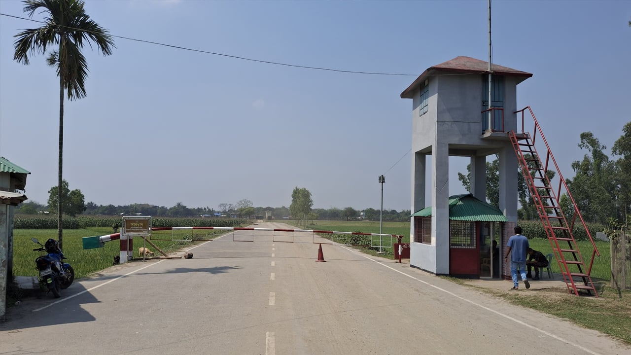 ধানুয়া কামালপুর স্থলবন্দরে দুই দিন আমদানি-রপ্তানি বন্ধ