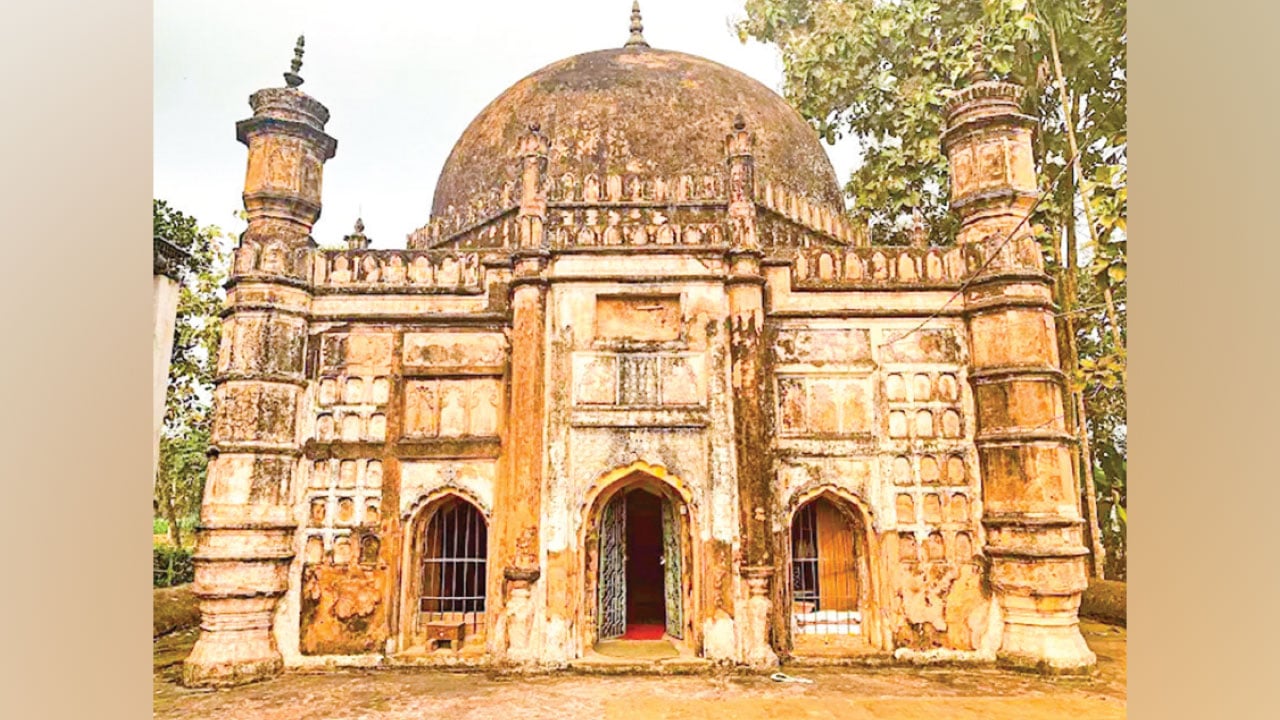 স্থানীয় ও মোগল স্থাপত্যরীতির অনন্য সমন্বয়