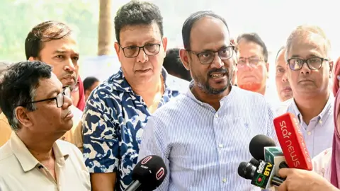 মাছের উৎপাদন বাড়াতে পোনা অবমুক্তকরণ চলছে: মৎস্য প্রতিমন্ত্রী
