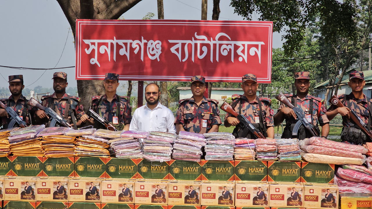 নৌকায় মিলল কোটি টাকার ভারতীয় পণ্য