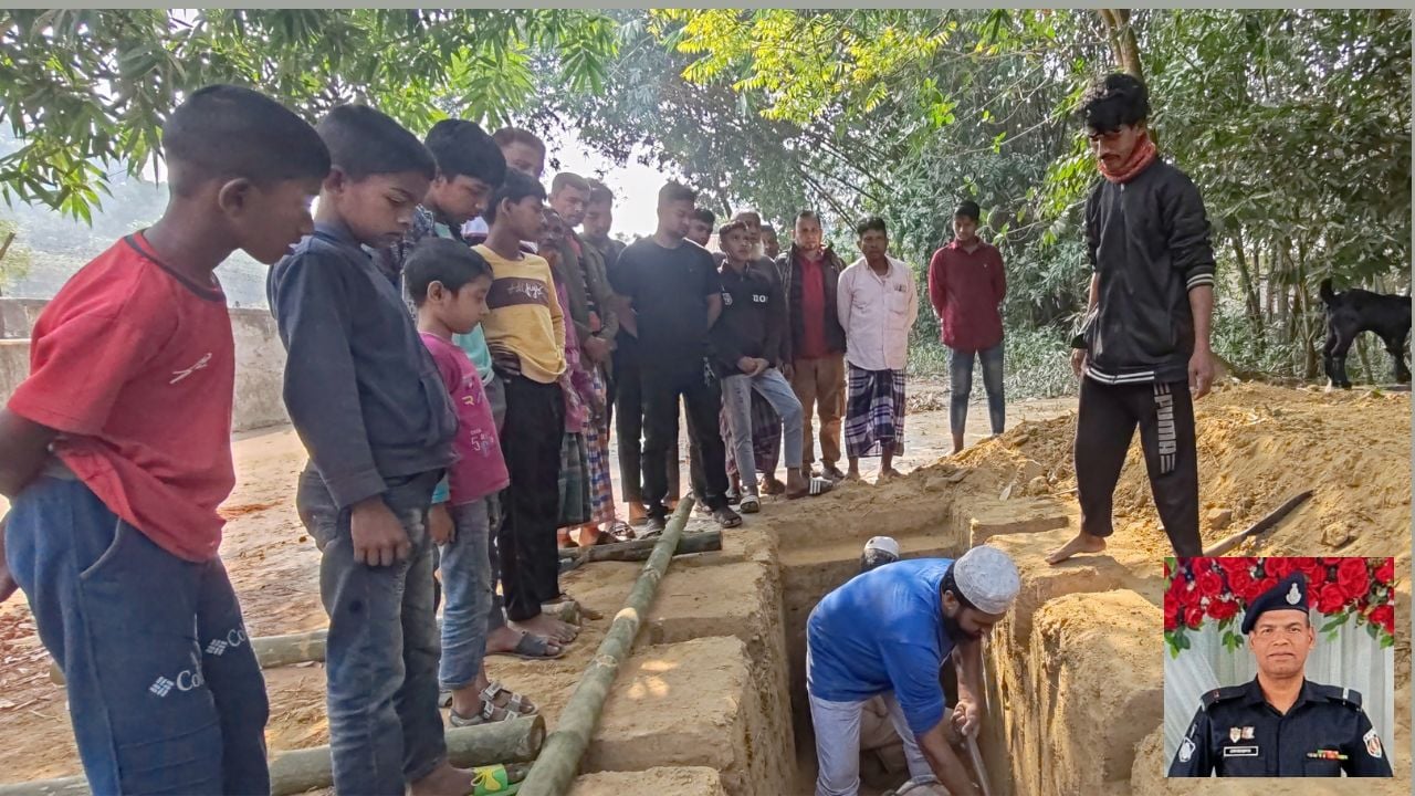 র‍্যাবের ডিএডি মোতালেবের কুমিল্লার বাড়িতে মাতম