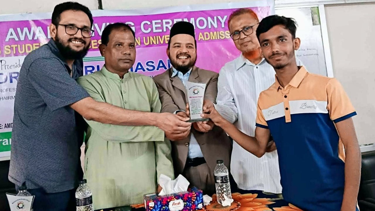 সৈয়দপুরে সিইবি ফাউন্ডেশনের সংবর্ধনা ও পুরস্কার বিতরণ
