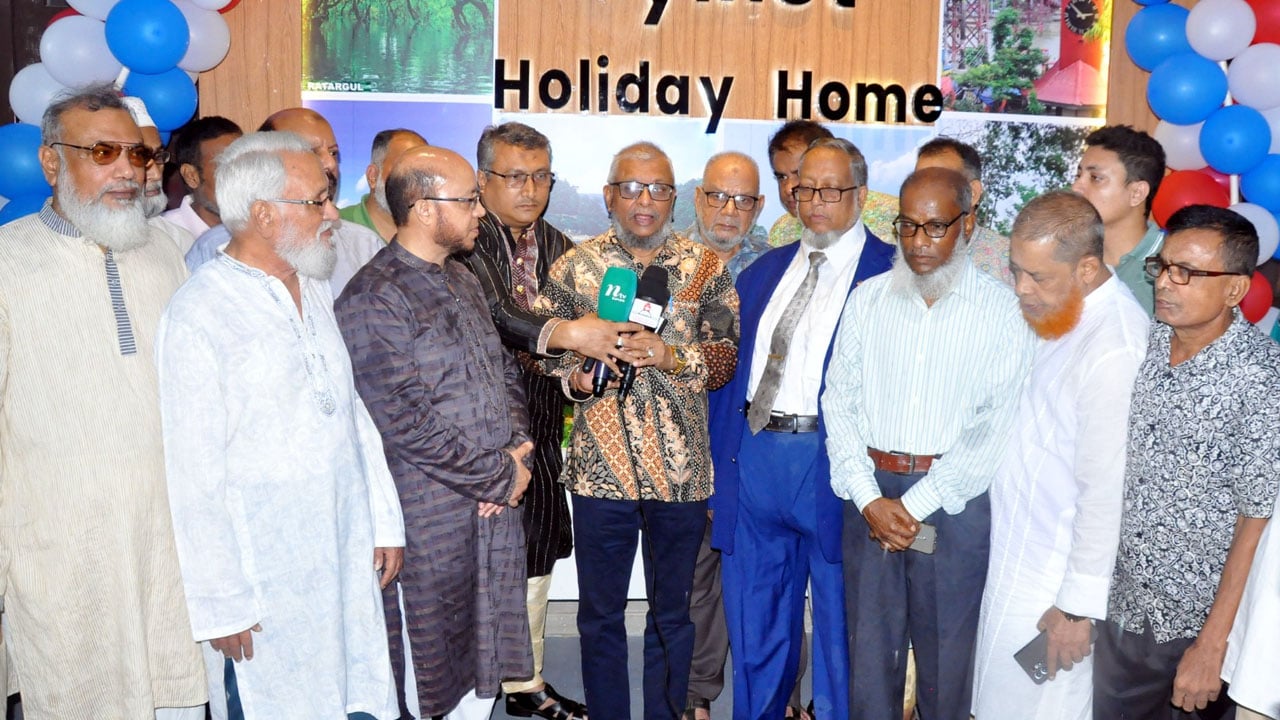 রেমিট্যান্স দেশের অর্থনীতিকে সমৃদ্ধ করছেঃ প্রবাসীকল্যাণ মন্ত্রী