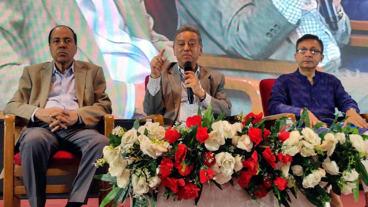 বিএনপি ঝিমিয়ে পড়া অর্থনীতির আমুল পরিবর্তন আনবে: আমীর খসরু
