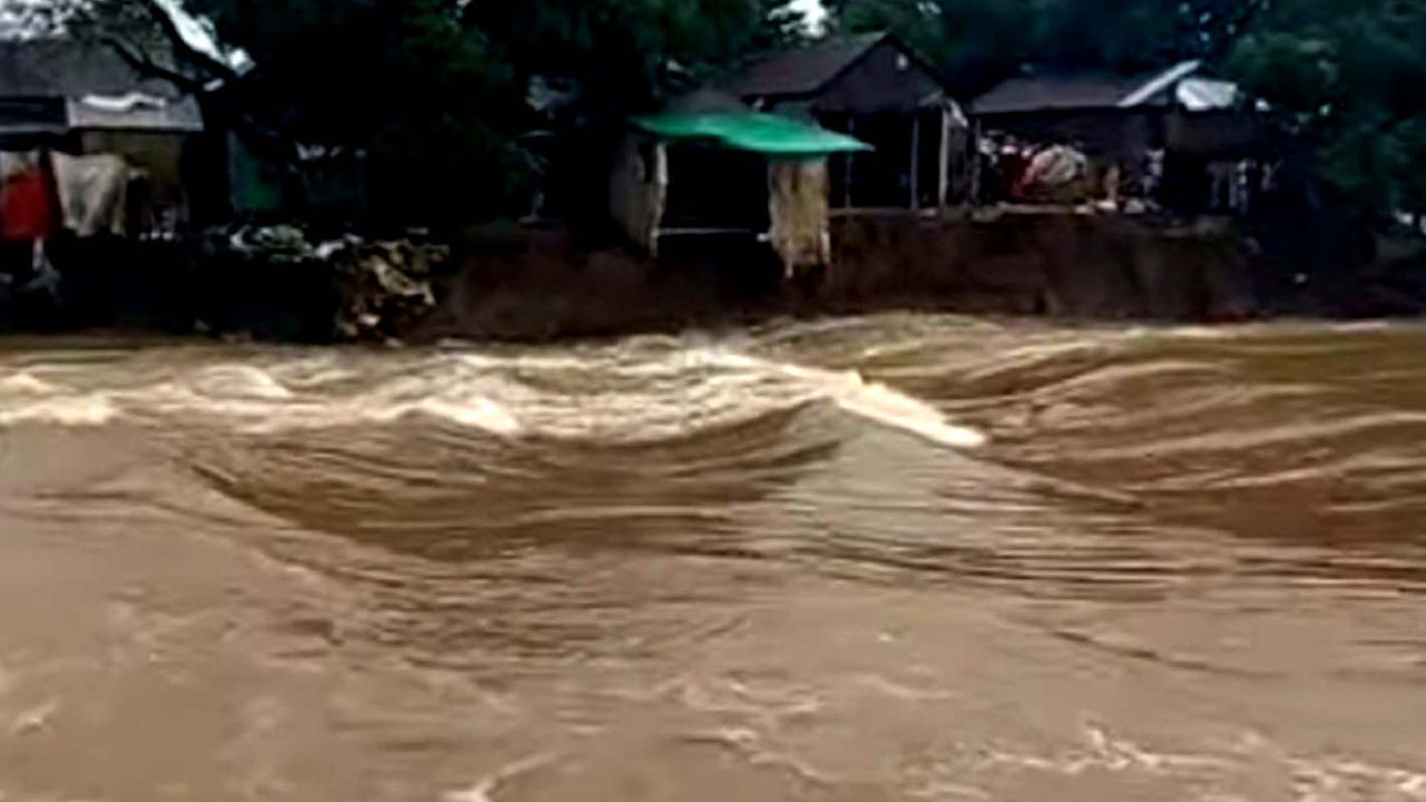 ভারতের পাহাড়ি ঢলে তাহিরপুরে বাড়ছে নদ-নদীর পানি