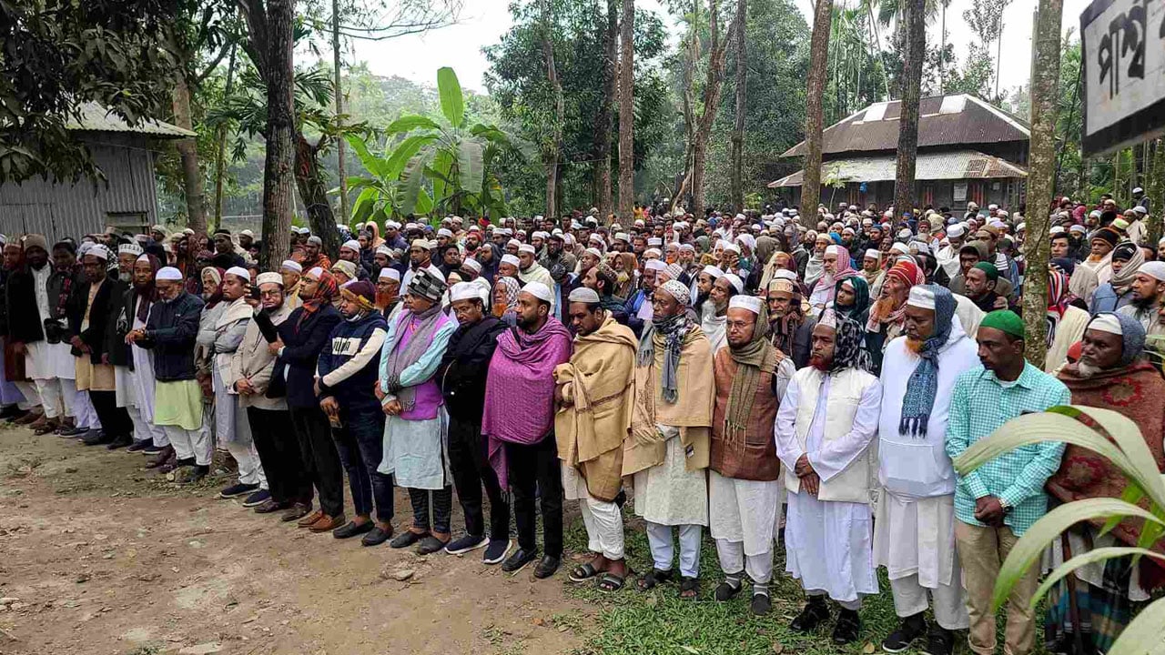 সড়কে প্রাণ গেলো আমার দেশ প্রতিনিধির মেয়ের