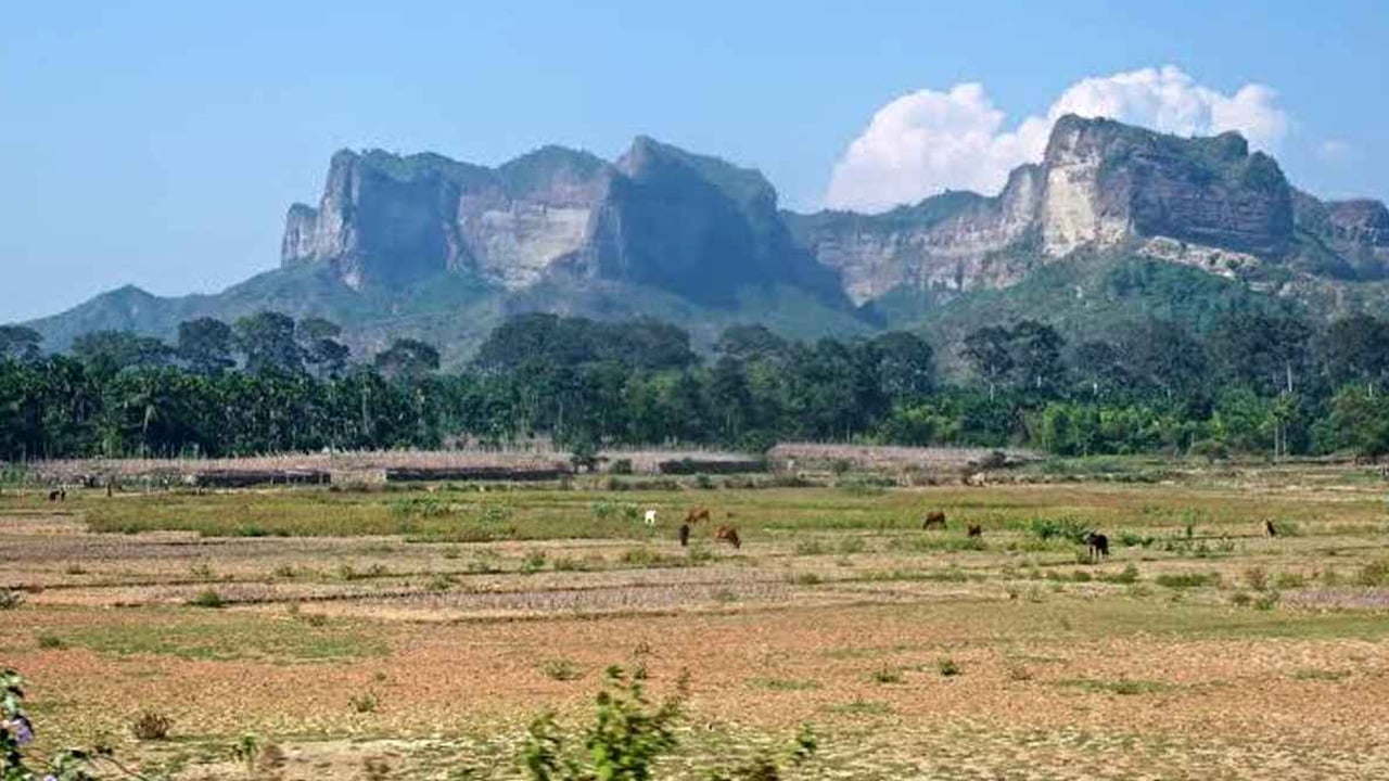 মিয়ানমার থেকে আসা গুলিতে টেকনাফে শিশু নিহত