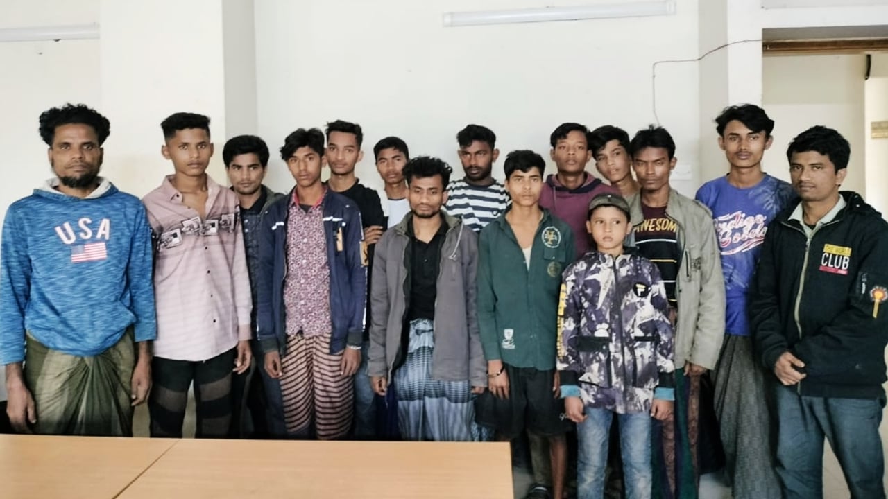 টেকনাফে অপহৃত ১৫ জন গহিন পাহাড় থেকে উদ্ধার, আটক ২