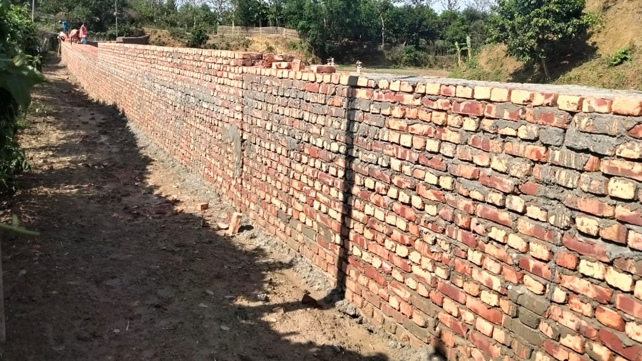 টেকনাফে সংরক্ষিত বনাঞ্চলে বাউন্ডারি ওয়াল