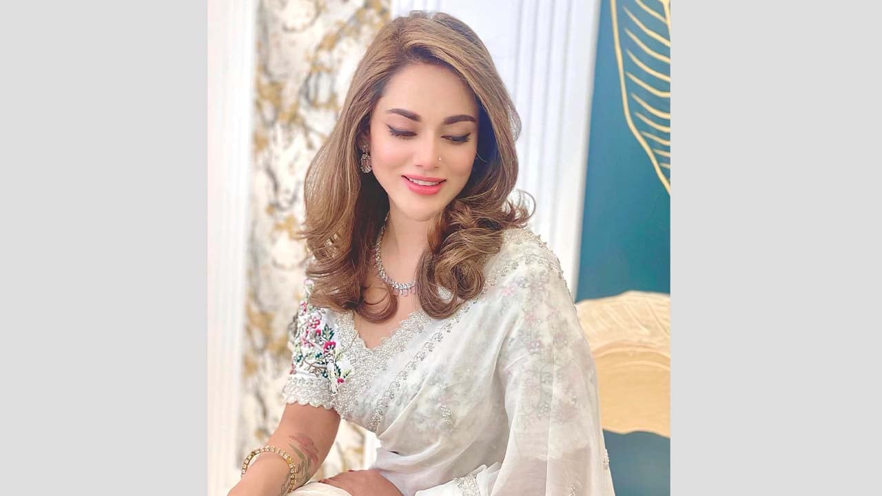 করপোরেট দুনিয়ায় তমা মির্জা, তবে কি ইতি টানছেন অভিনয়ে!