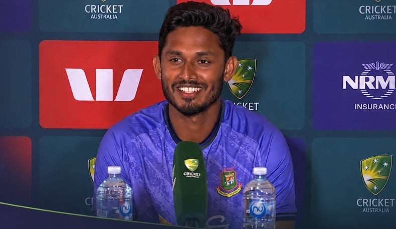 ডারউইনে সাফল্যের রহস্য জানালেন তানজিদ, মা-বাবাকে উৎসর্গ করলেন সেঞ্চুরি