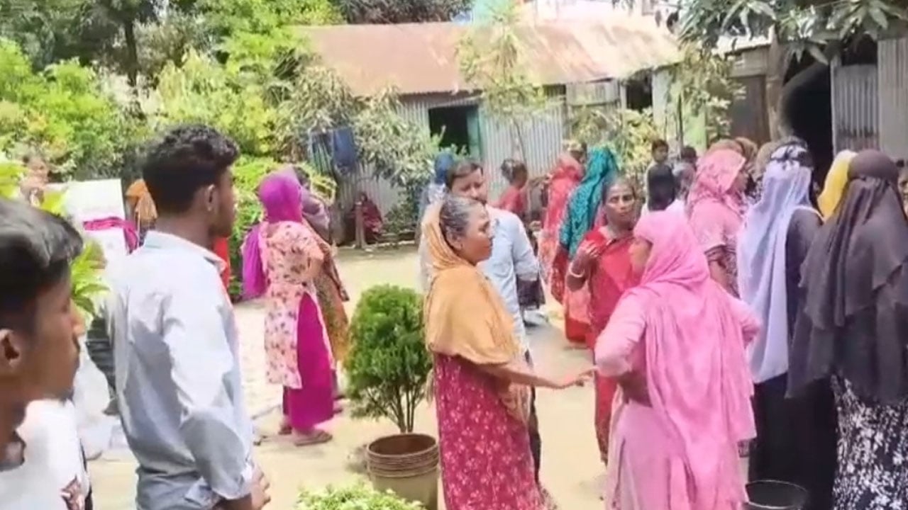 টাঙ্গাইলে অটোরিকশা-মোটরসাইকেল সংঘর্ষে তিন বন্ধু নিহত