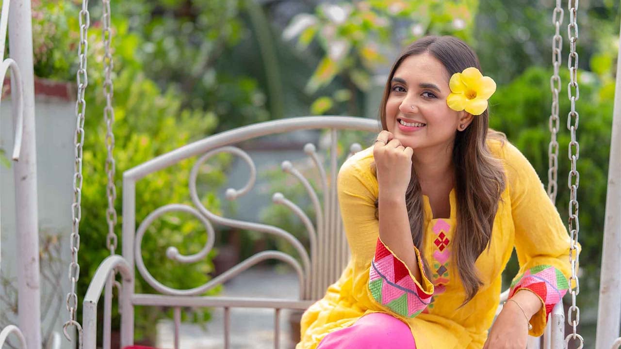 তানিয়া বৃষ্টির ‘পার্সেল’