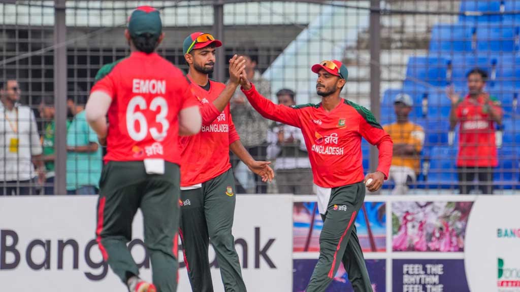 পাঁচ ক্যাচে তানজিদের বিশ্বরেকর্ড