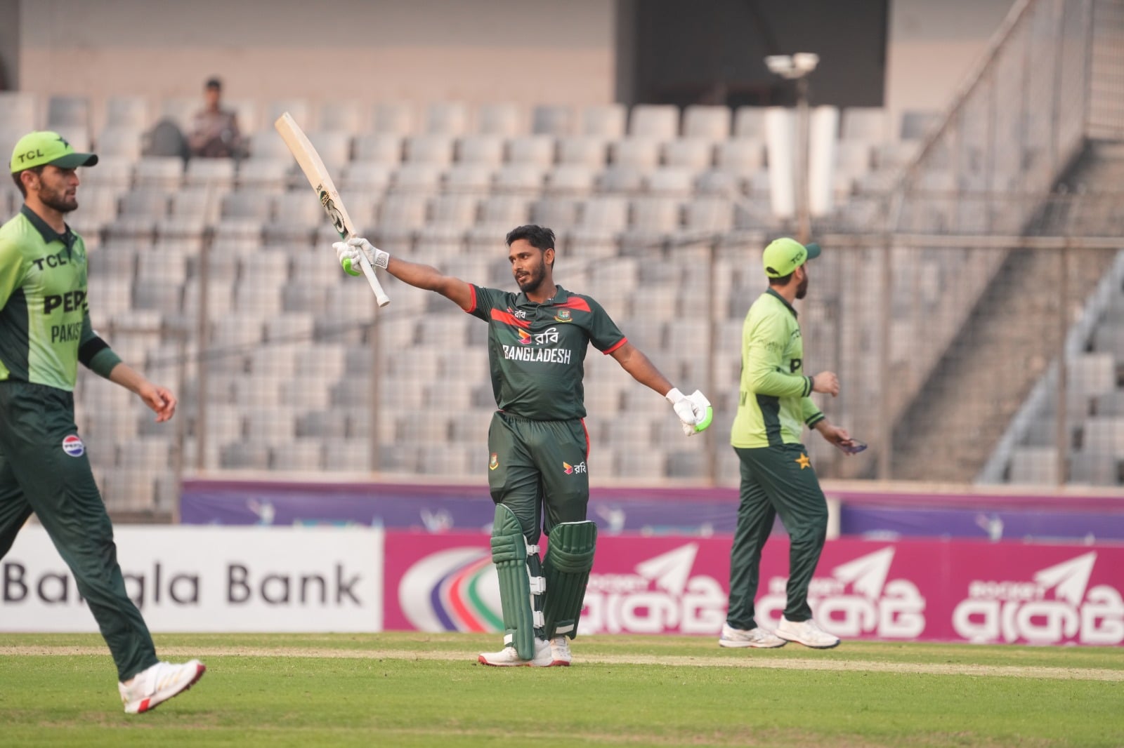 ছক্কা হাঁকিয়ে তানজিদের প্রথম ওয়ানডে সেঞ্চুরি