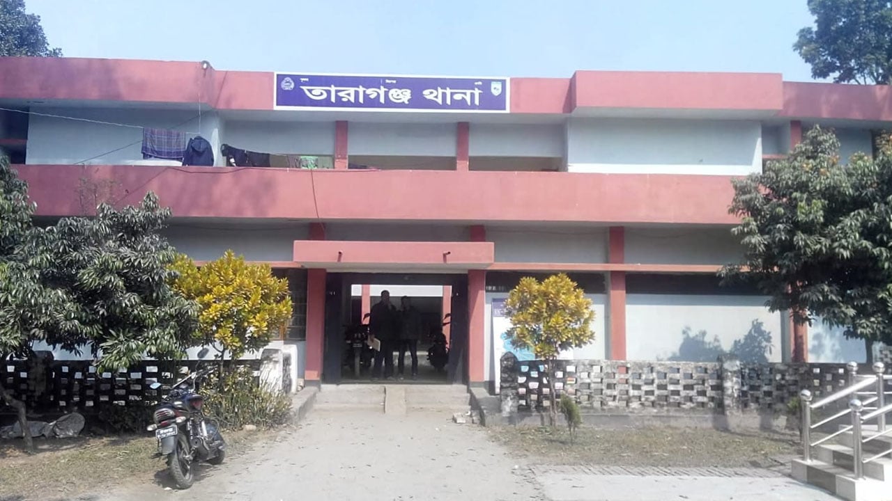 তারাগঞ্জে মহাসড়কের পাশ থেকে অজ্ঞাত নারীর লাশ উদ্ধার