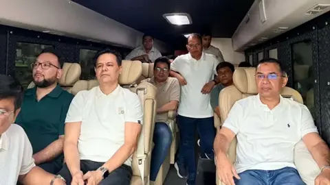 ফেনীর পথে প্রধানমন্ত্রী
