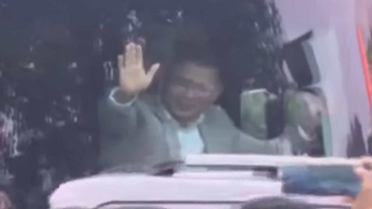 বিমানবন্দর থেকে সংবর্ধনাস্থলে যাচ্ছেন তারেক রহমান