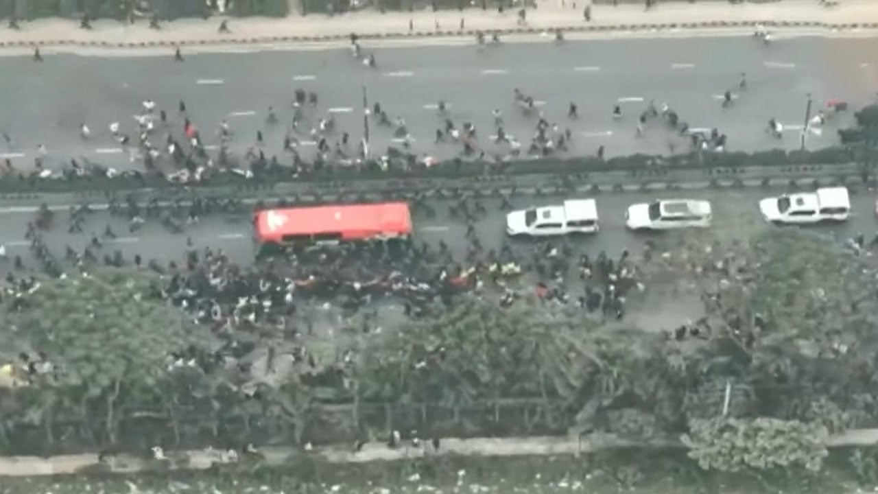 ধীরে এগোচ্ছে তারেক রহমানের গাড়িবহর