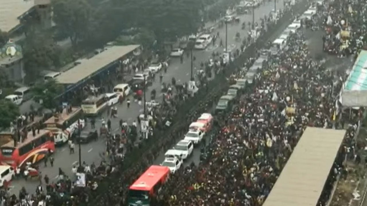 ধীরে এগোচ্ছে তারেক রহমানের গাড়িবহর