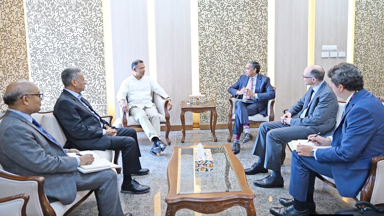 প্রধানমন্ত্রীর সঙ্গে আইএমএফ পরিচালকের বৈঠক