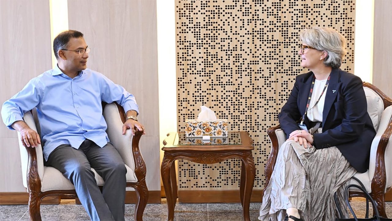 প্রধানমন্ত্রীর সঙ্গে টেলিনর গ্রুপের সিইওয়ের সাক্ষাৎ