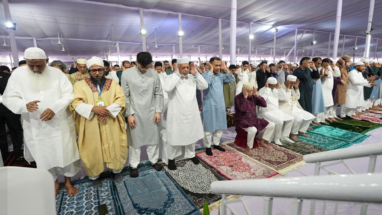 প্রধানমন্ত্রী তারেক রহমান জাতীয় ঈদগাহে নামাজ পড়লেন