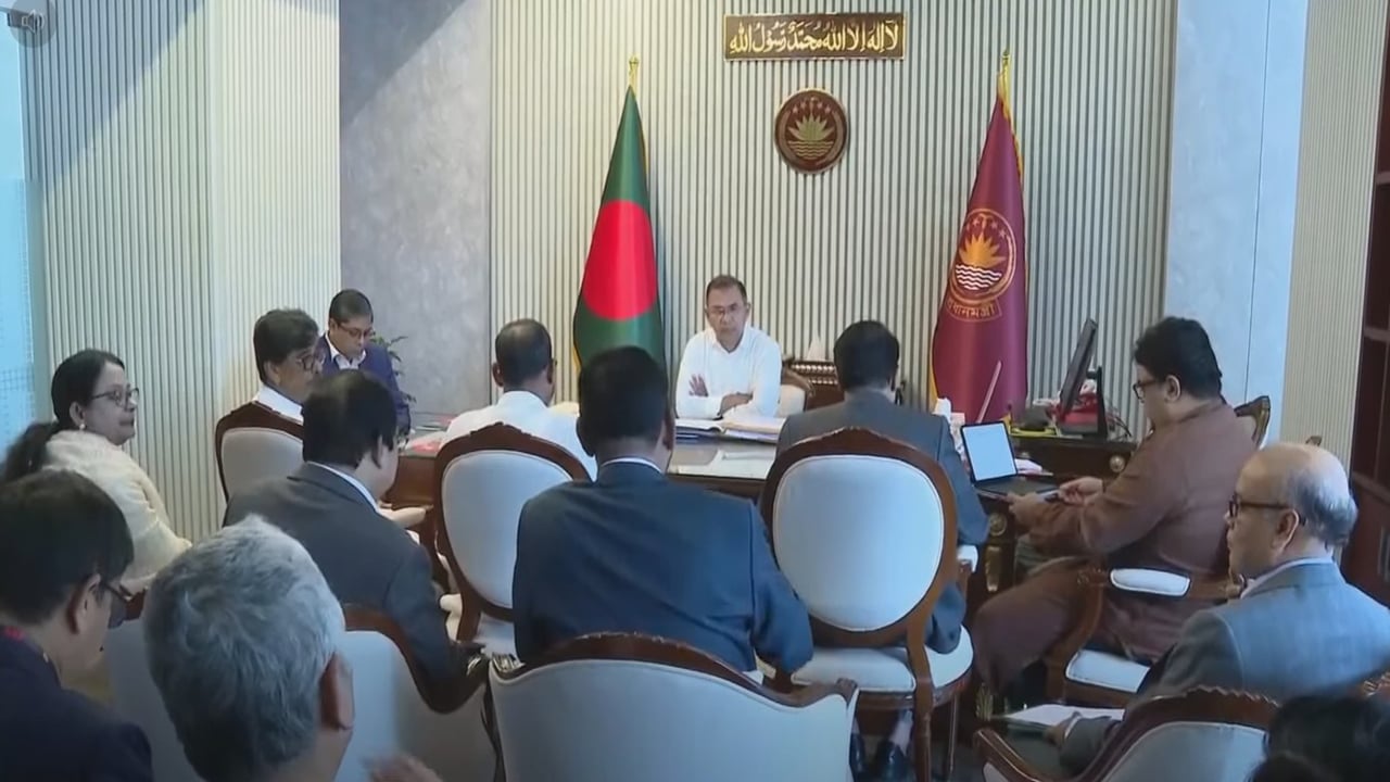 কদরের সরকারি ছুটি হলেও অফিস করছেন প্রধানমন্ত্রী