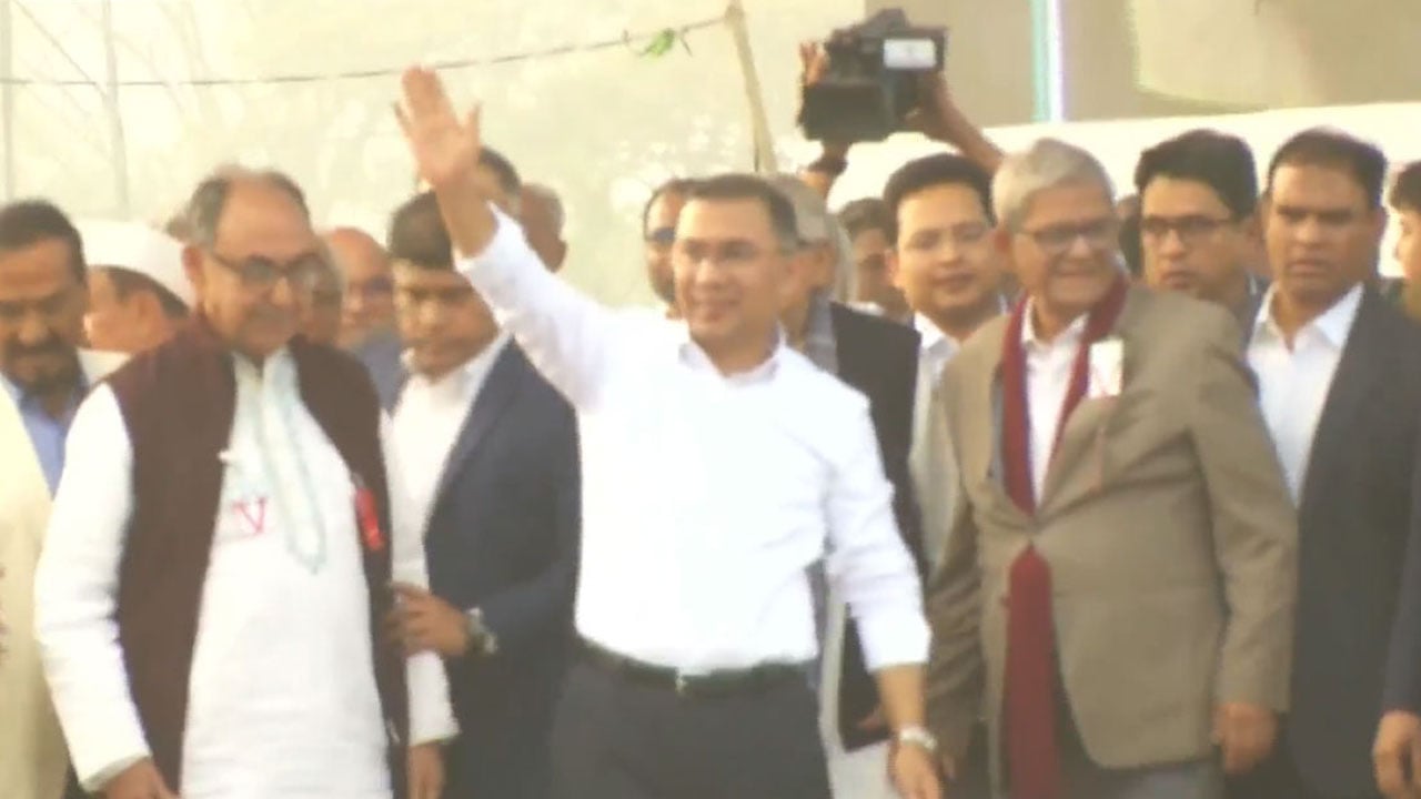 সংবর্ধনা মঞ্চে তারেক রহমান