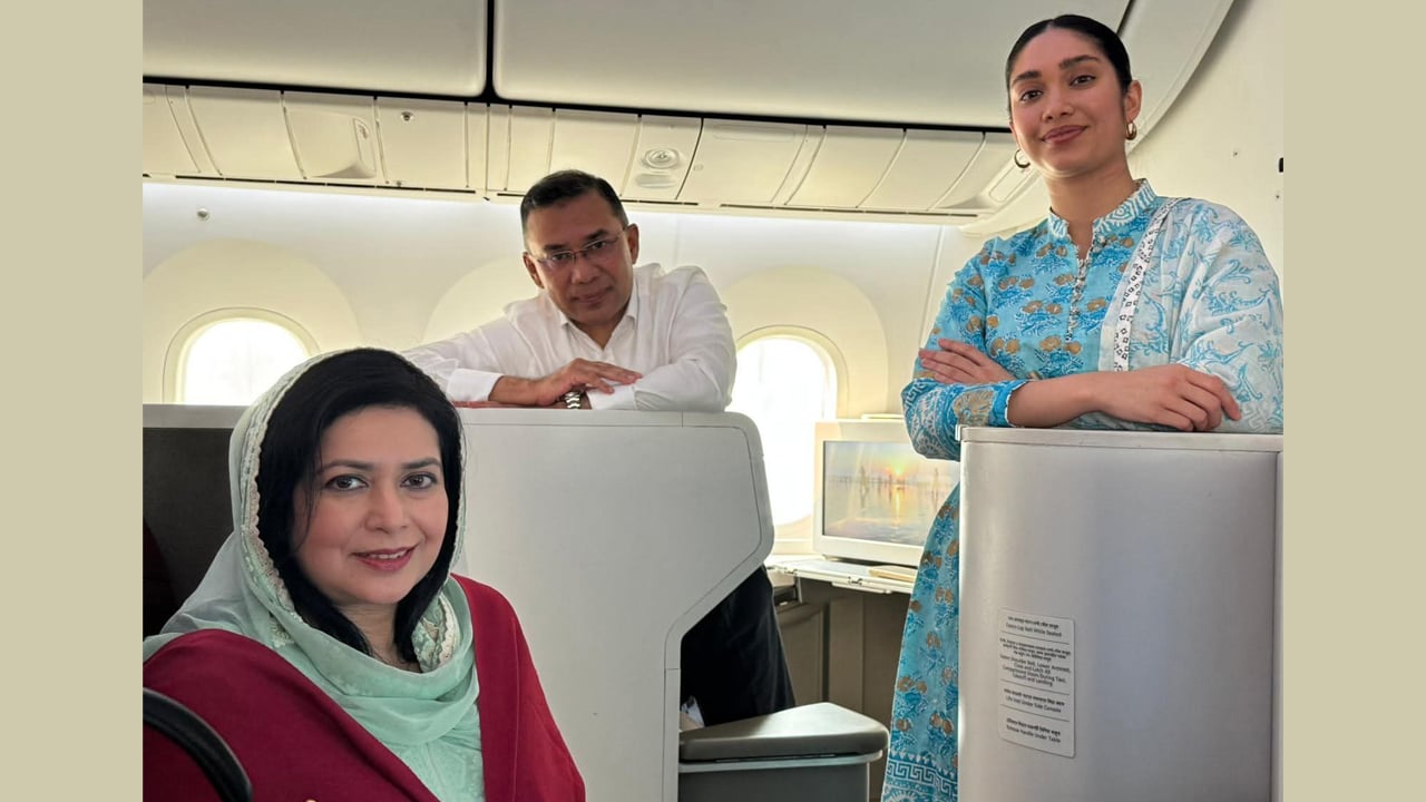 দীর্ঘ ১৭ বছর পর দেশের মাটিতে পা রাখলেন তারেক রহমান